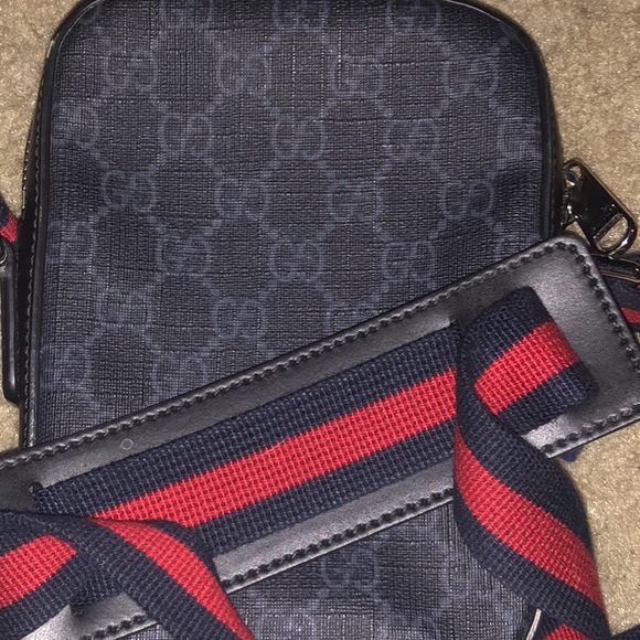 Black Gucci Messenger bag. Only used Indoors - Picture 2 of 5